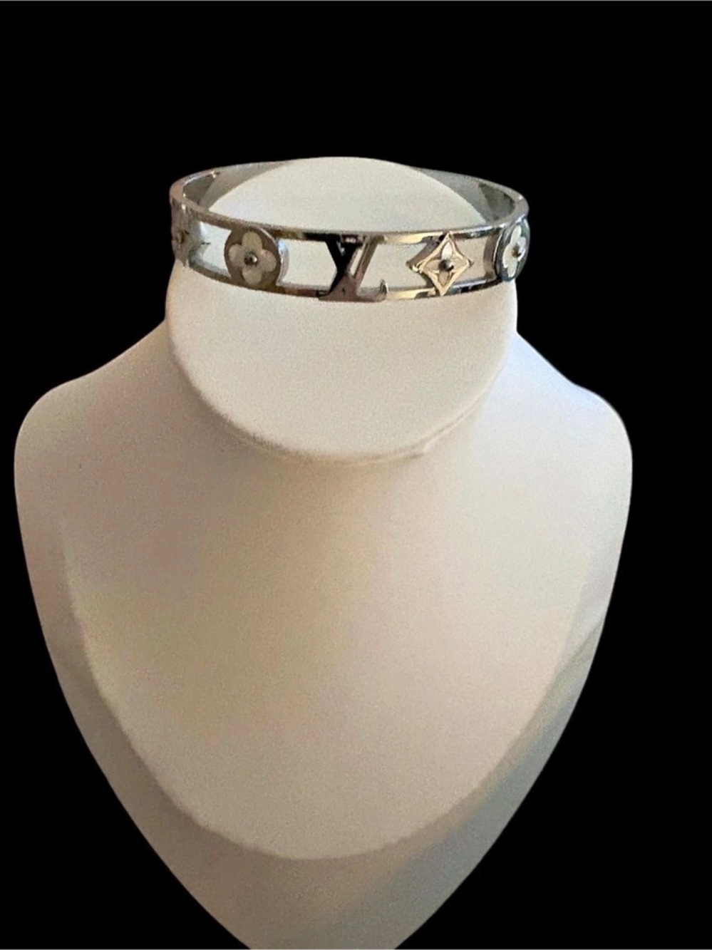 Silver-Tone cut out Bangle Bracelet Stainless Steel